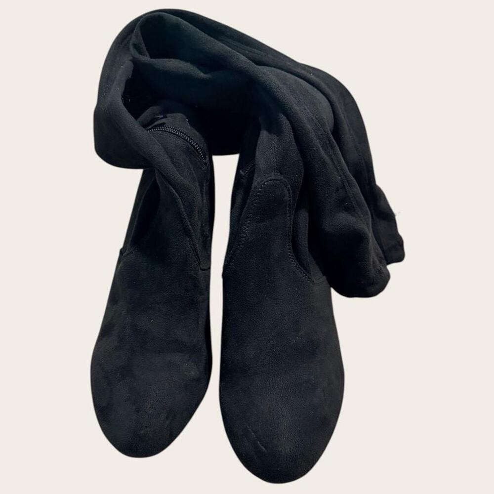 Room of fashion black suede